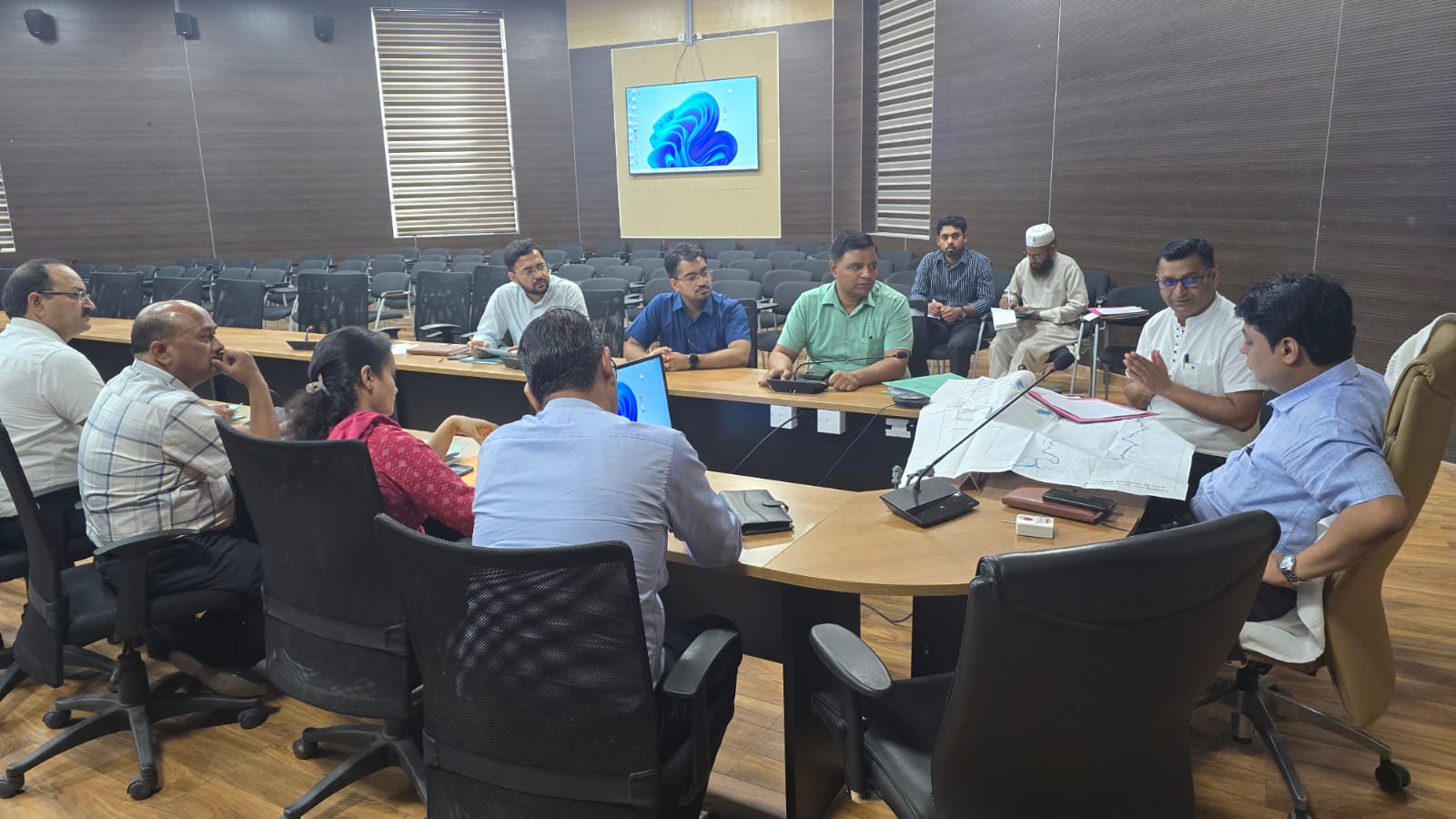 कल्याणी नदी को अतिक्रमण मुक्त कर पुनर्जीवित करने की तैयारी तेज, 5 जुलाई तक हटेंगे 1028 अतिक्रमण!जिलाधिकारी की अध्यक्षता में समीक्षा बैठक, एसटीपी के निर्माण व नालों के टैपिंग की कार्ययोजना पर जोर
