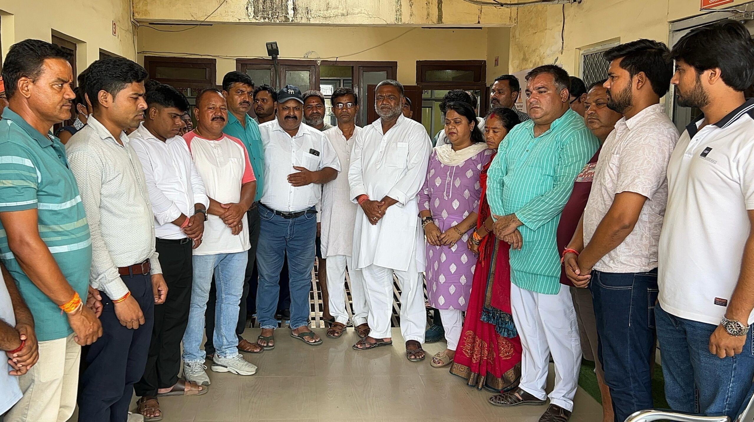 अहमदाबाद-लंदन एयर इंडिया विमान दुर्घटना पर शोक सभा, नगर पालिका सभागार में 2 मिनट का मौन रख श्रद्धांजलि अर्पित