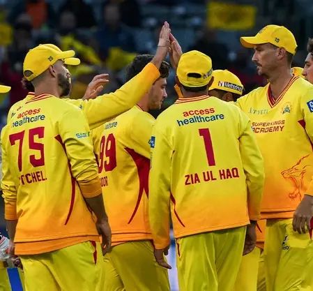 17 जून. टेक्सास सुपर किंग्स ने मेजर लीग क्रिकेट-2025 (एमएलसी) के सातवें मैच में सिएटल ऑर्कस के खिलाफ 93 रन से रौंदा. इसी के साथ टेक्सास सुपर किंग्स ने जीत की हैट्रिक लगा दी है.