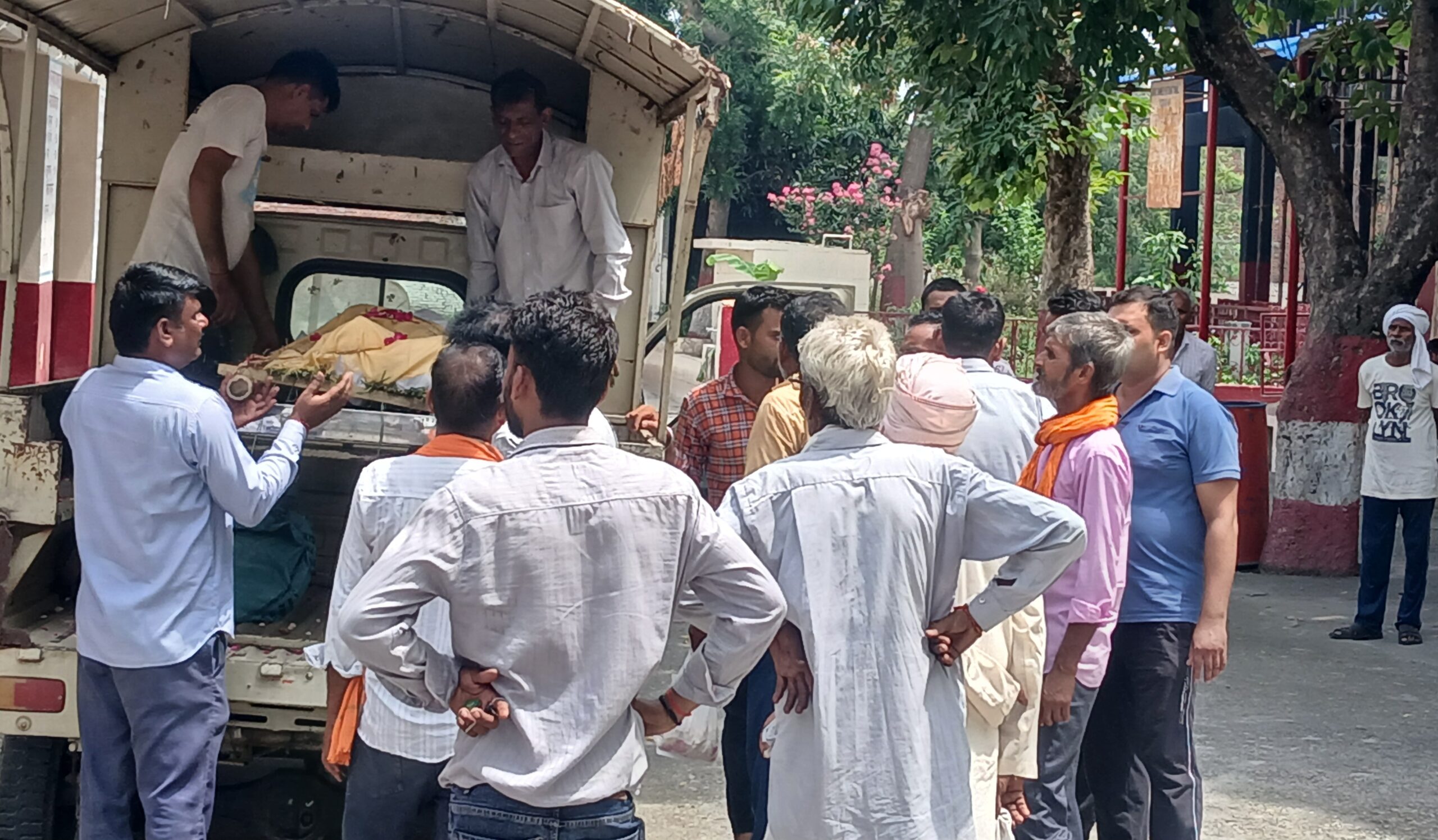 “मृत्यु—एक सत्य, एक मुक्ति: मुक्तिधाम से उठती आत्मचेतना की पुकार”  लेखक: अवतार सिंह बिष्ट  (मुक्तिधाम, रुद्रपुर से विशेष संपादकीय)
