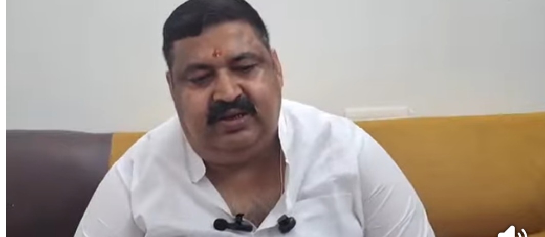 संपादकीय विशेष:गंगवार परिवार और जिला पंचायत अध्यक्षी की बिसात: क्या फिर कायम रहेगा वर्चस्व?” ✍️ अवतार सिंह बिष्ट | संपादक, हिंदुस्तान ग्लोबल टाइम्स  भंगा सीट से रेनू गंगवार की बढ़त—गंगवार वर्चस्व की अगली किस्त?