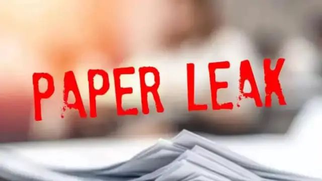 उत्तराखंड अधीनस्थ सेवा चयन आयोग (यूकेएसएसएससी) की स्नातक स्तरीय परीक्षा पर एक और गंभीर सवाल खड़ा हो गया है। हरिद्वार में सोमवार को हुई जनसुनवाई के दौरान यह चौंकाने वाला खुलासा हुआ कि परीक्षा के पेपर में आयोग के ही परीक्षा नियंत्रक की ओर से लिखी किताब से छह सवाल सीधे तौर पर पूछे गए थे।