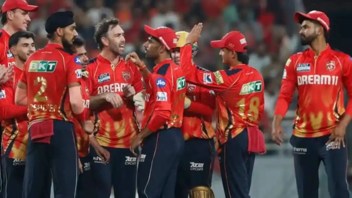 punjab Kings IPL 2026: आईपीएल 2025 का सीजन पंजाब किंग्स के लिए शानदार रहा। श्रेयस अय्यर की कप्तानी में टीम ने कई वर्षों के बाद फाइनल में जगह बनाई। यदि टीम ने थोड़ी और मेहनत की होती, तो शायद ट्रॉफी भी जीत सकती थी।