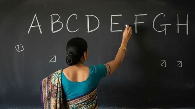 उत्तराखंड के शिक्षा विभाग में फर्जीवाड़े से दिव्यांग कोटे की नौकरियां हासिल करने के मामले में आरोपी शिक्षकों पर मुकदमे दर्ज होंगे। इस मामले में संबंधित अधिकारियों को कानूनी कार्रवाई के लिए अधिकृत किया गया है।