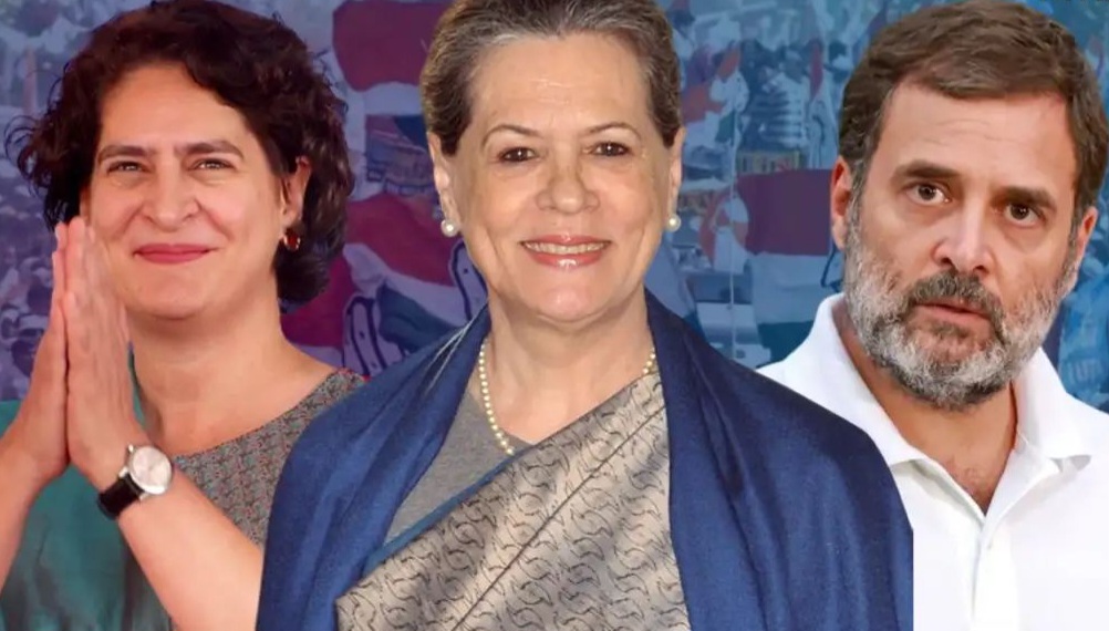 सत्र की शुरुआत से ही प्रियंका गांधी ने कांग्रेस और उसके सहयोगियों का नेतृत्व आगे बढ़कर किया है जबकि राहुल गांधी किनारे होते दिखे हैं।