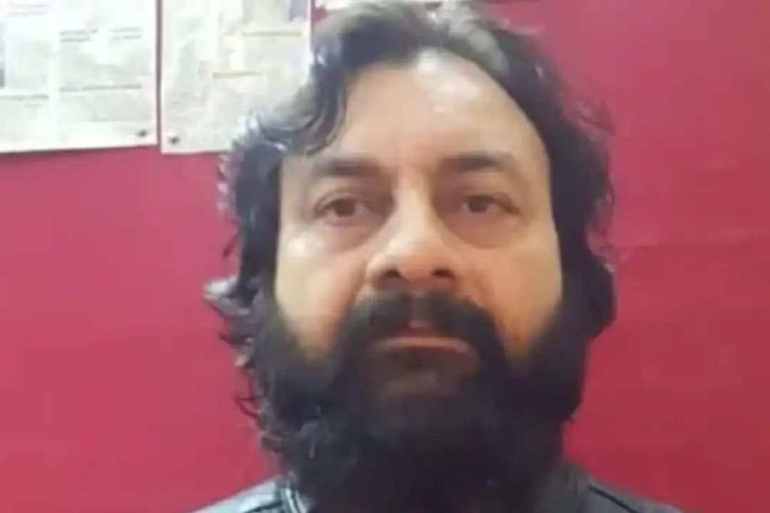 उत्तर प्रदेश में जब भी अपराध की बात होती है, तो सबसे पहले हर किसी की जुबां पर पूर्वांचल का नाम आता है. लेकिन पूर्वांचल की बड़ी छवि के साये में पश्चिमी यूपी से भी कई कुख्यात अपराधी निकले, जिसमें से एक था विनय त्यागी.