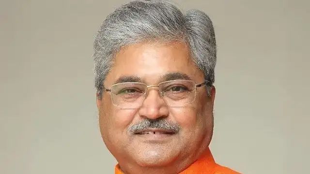 भारतीय जनता पार्टी (बीजेपी) के महासचिव दुष्यंत कुमार गौतम ने दिल्ली हाई कोर्ट में कांग्रेस, आम आदमी पार्टी (आप) और कुछ व्यक्तियों के खिलाफ मानहानि का मुकदमा दायर किया है। दुष्यंत कुमार ने अंकिता भंडारी मर्डर केस में सोशल मीडिया पर उनका नाम उछालने को लेकर यह केस दायर किया है।