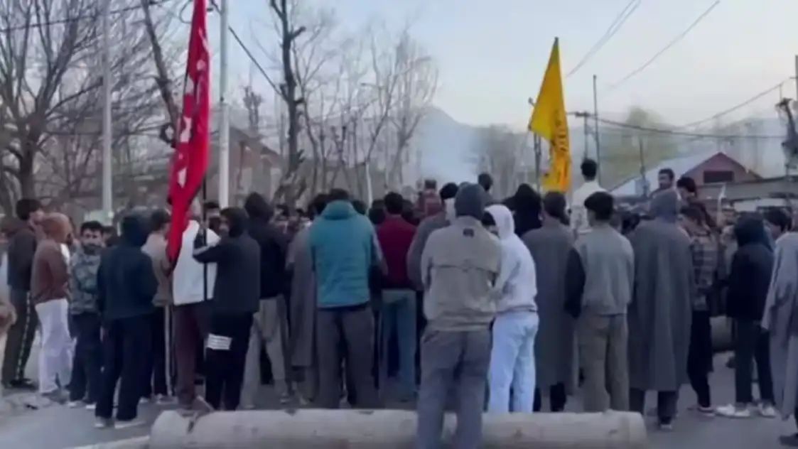 अमेरिकी राष्ट्रपति डोनाल्ड ट्रंप ने रविवार को दावा किया है कि ईरान के सर्वोच्च नेता अयातुल्लाह अली खामेनेई एक बड़े हमले में हताहत हो गए हैं।