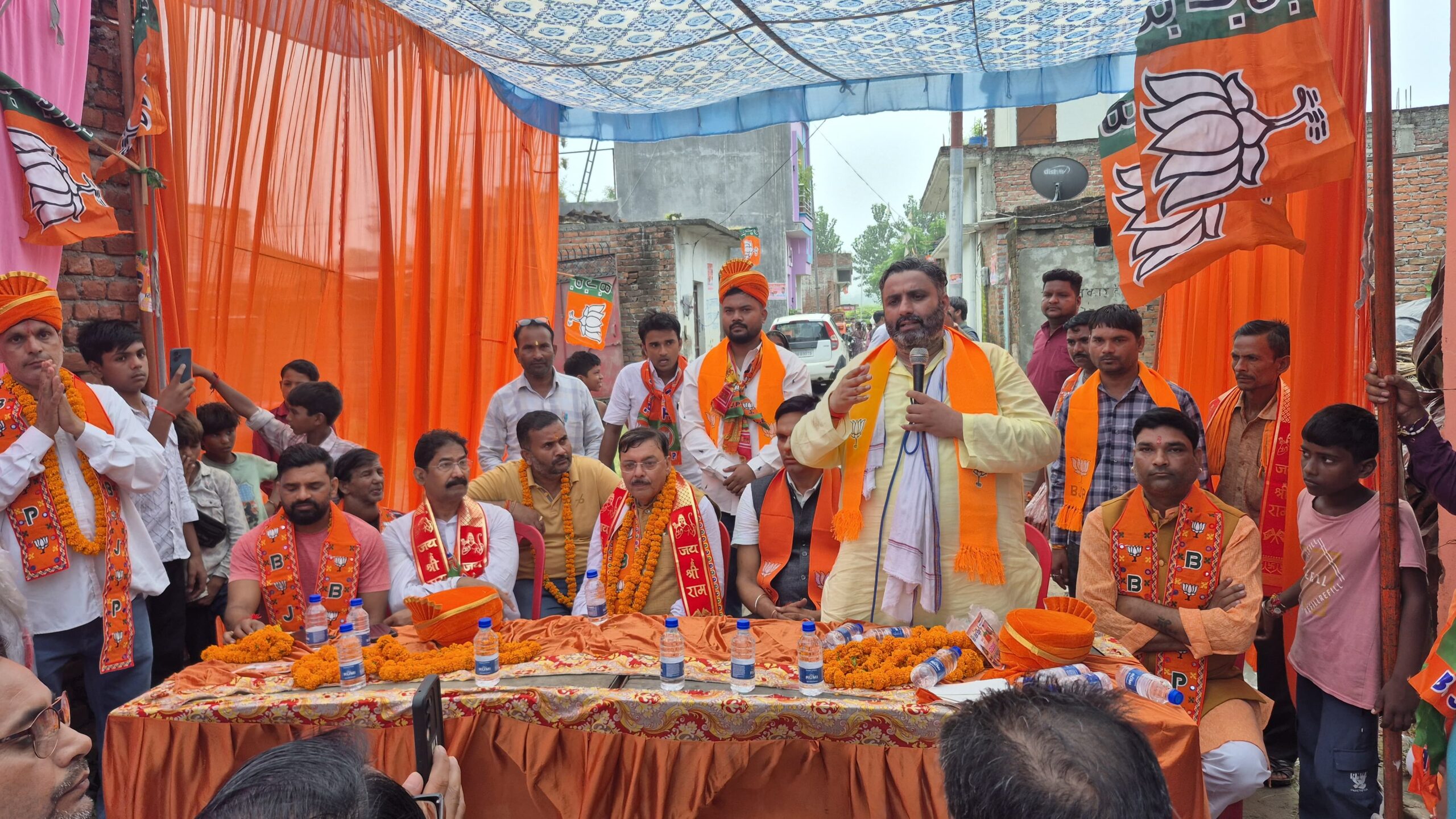 संदीप अरोड़ा के समर्थन में राजेश शुक्ला ने किया डोर-टू-डोर जनसंपर्कवार्ड 9 और 20 में घर-घर पहुंचे भाजपा नेता, 22 सितंबर को मतदान की अपील